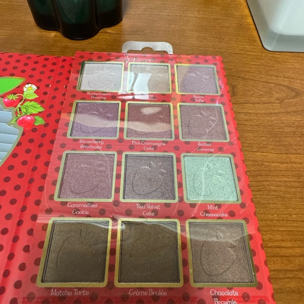 Strawberry Shortcake Eyeshadow Palette - Picture 4 of 6